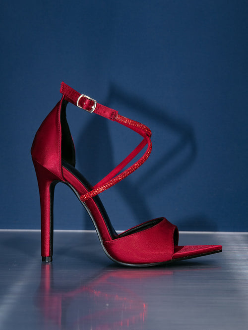 Summer 2026 European and American-style high heels: fashionable, sexy, and minimalist.